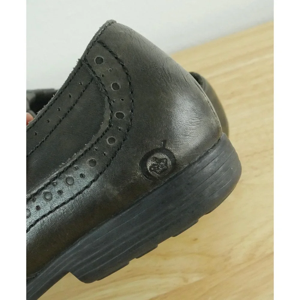 Born leather kiltie